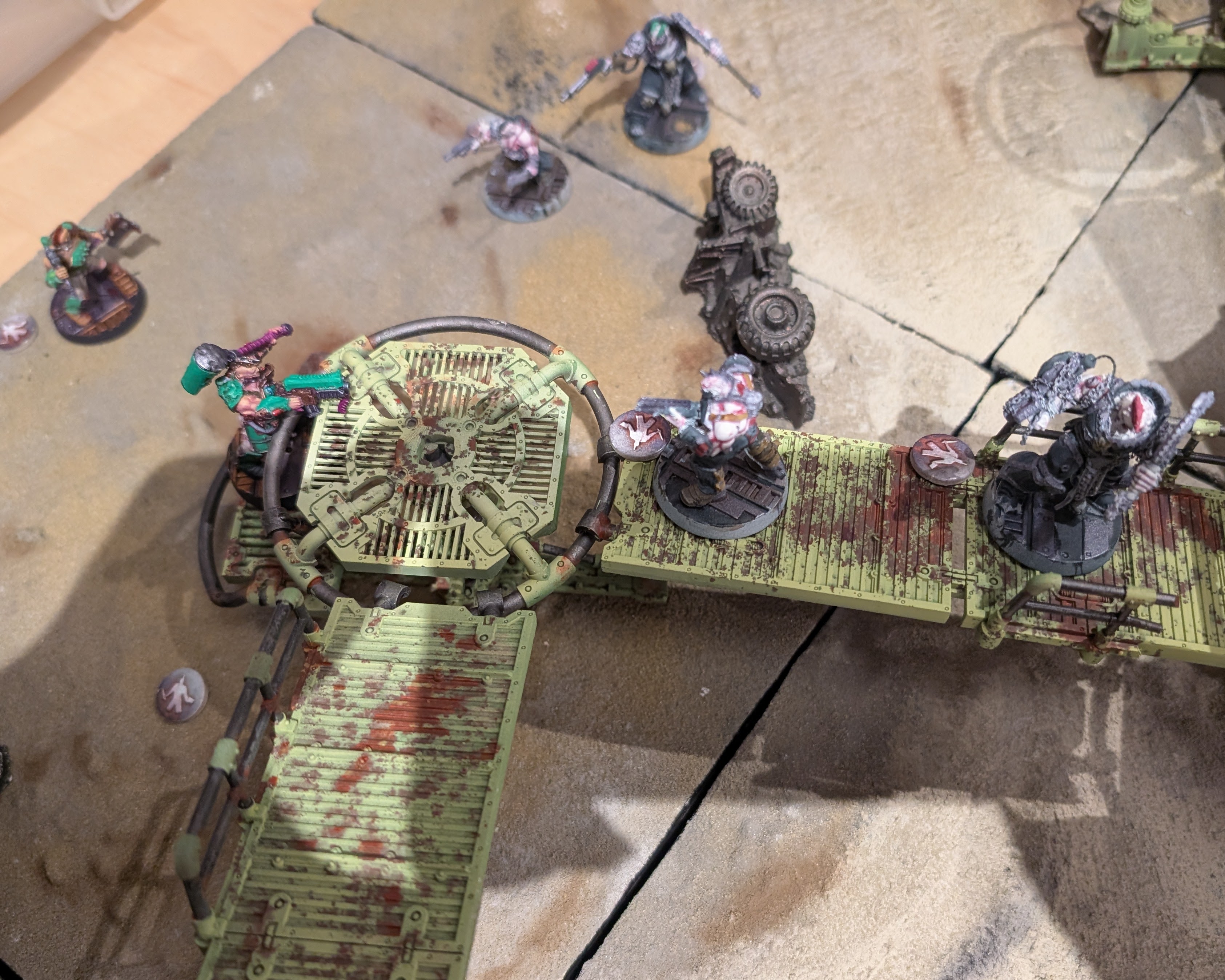 Hamm and Kudgo vs the 4 opposing Goliaths
